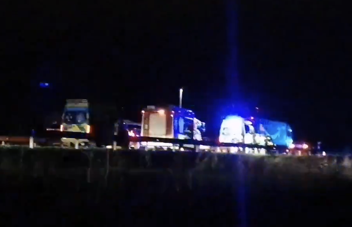 Lagun bat hil da N-104 errepidean, trafiko istripuan