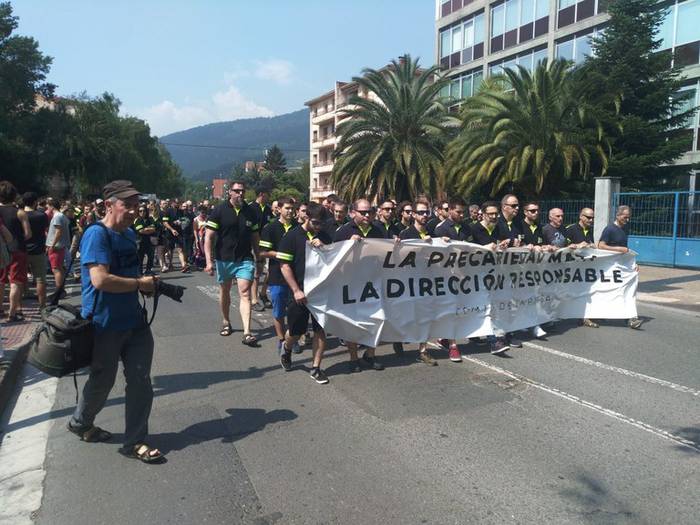 Mobilizazio jendetsuak egin dituzte Tubacexen jazotako lan-heriotza salatzeko