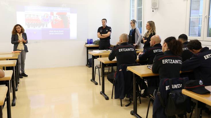 Ertzaintza barruko hautaketa prozesu bat eten du epaile batek, euskara dela eta