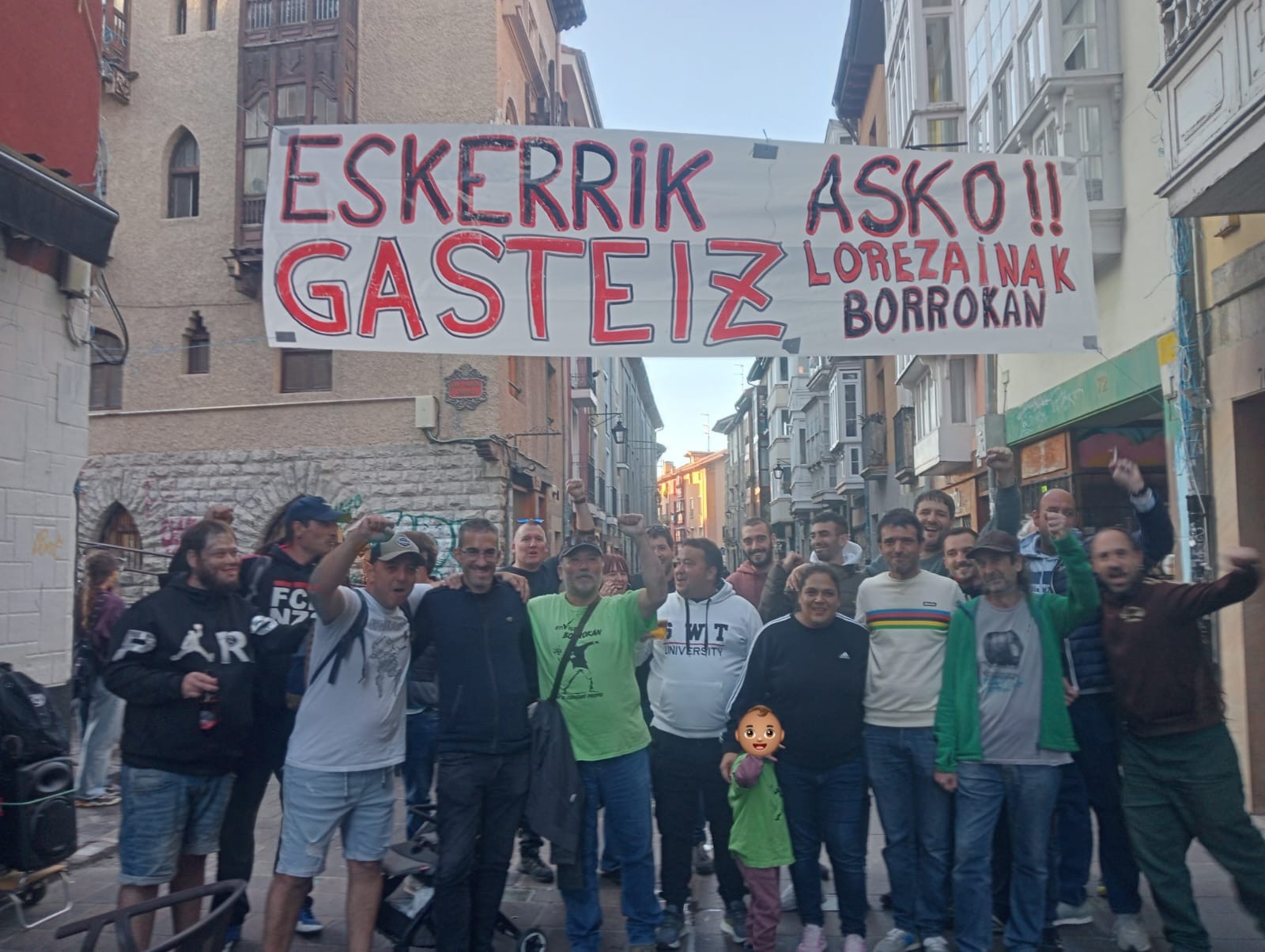 Lore bat hazten da horman, etorkizuna izan nahi du, presente dago, memoria da