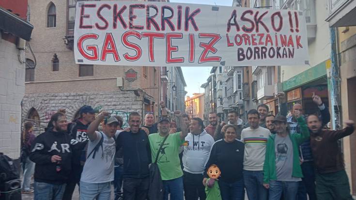 Lore bat hazten da horman, etorkizuna izan nahi du, presente dago, memoria da