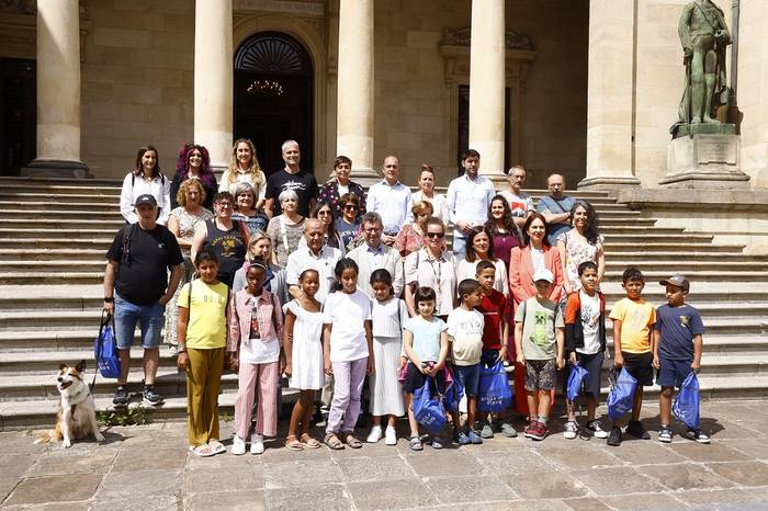 Haur sahararrei ongietorri ofiziala egin diete