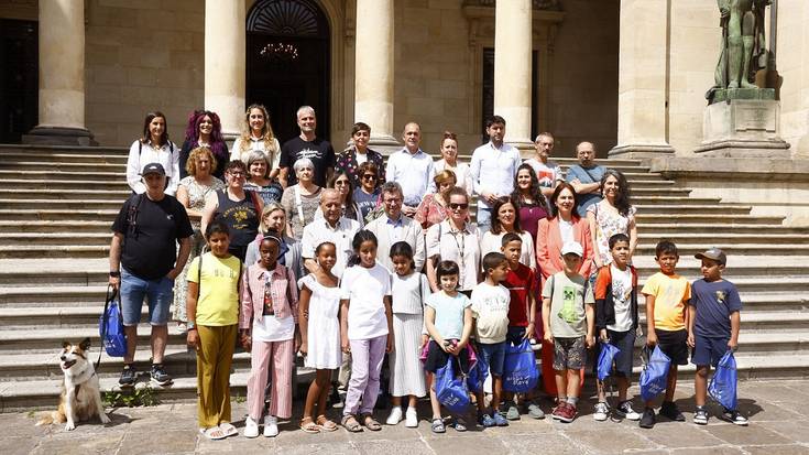 Haur sahararrei ongietorri ofiziala egin diete