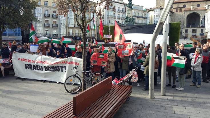 Israeli boikota egitera deitu dute, Palestinaren aldeko elkarretaratzean