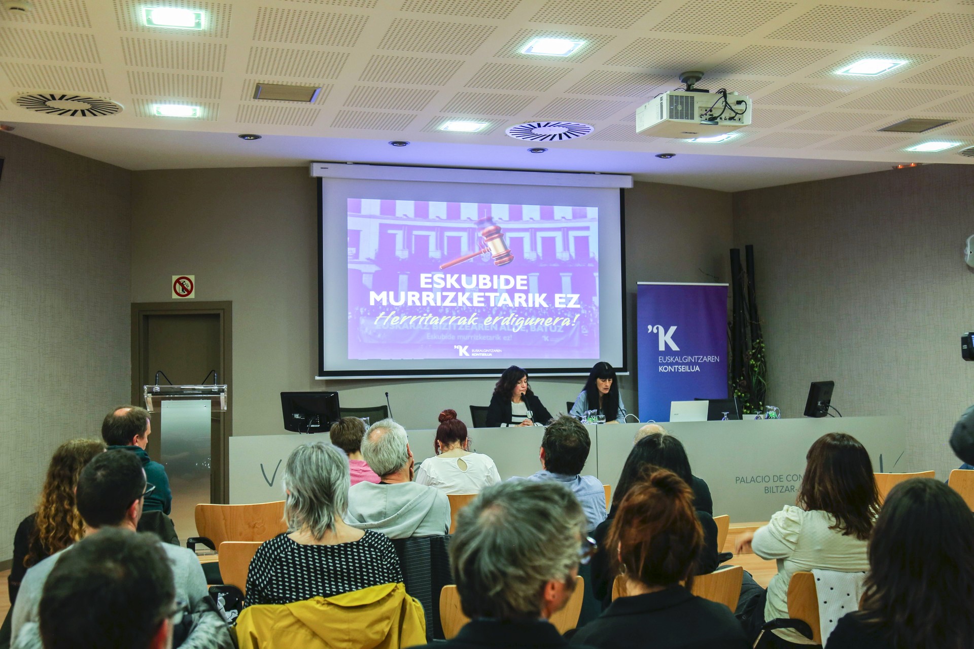 Euskararen aurkako "olatu erreakzionarioaren" aurrean itun politiko eta sozial bat osatzera deitu dute