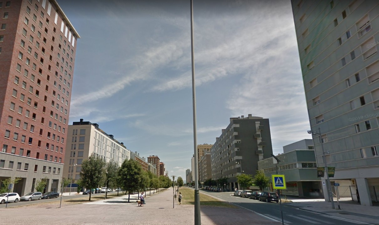 Martxoak 8 Etorbidea izena hartu du Juan Carlos I.a Etorbideak