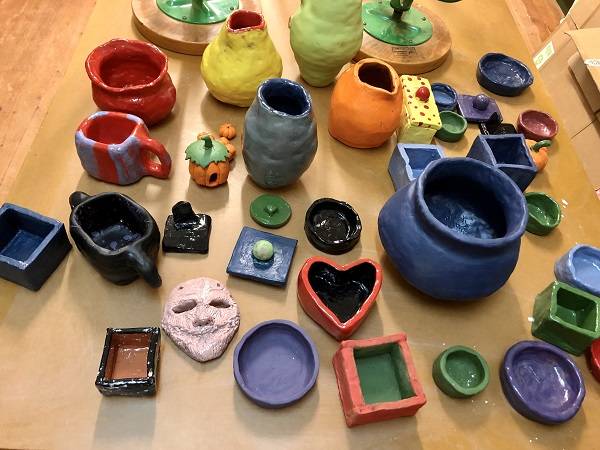 Katiluak margotzeko lantegia