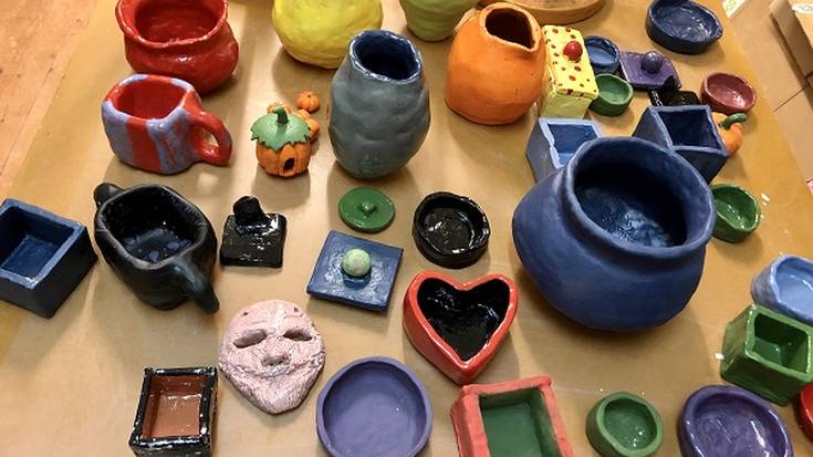 Katiluak margotzeko lantegia