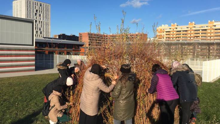 Aurreiritzien kontrako jolasgunea eraiki dute Mariturri eskolan