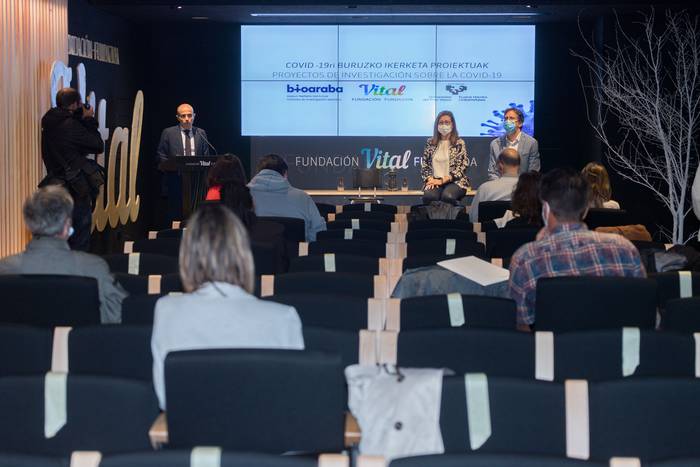 Covid-19ari buruzko 14 ikerketa proiektu abiatuko ditu Vital Fundazioak