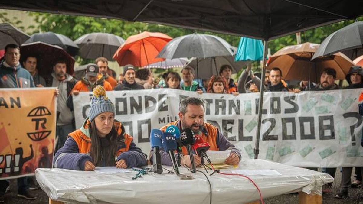 Tubos Reunidoseko greba bertan behera utzi dute langileek