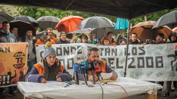 Tubos Reunidoseko greba bertan behera utzi dute langileek