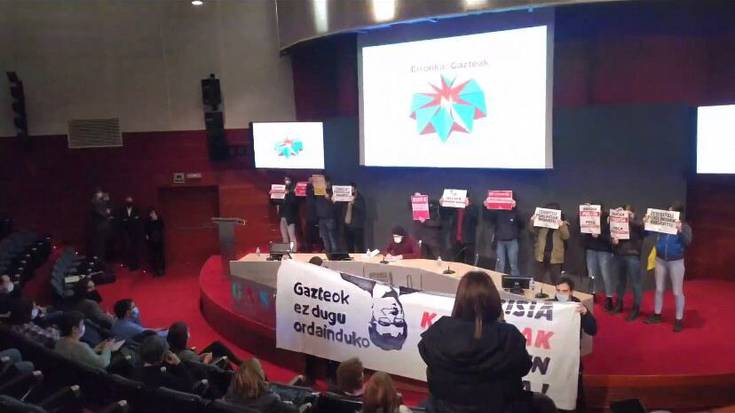 'Erronka gazteak' jardunaldietan sortutako istilua arbuiatu dute alderdiek