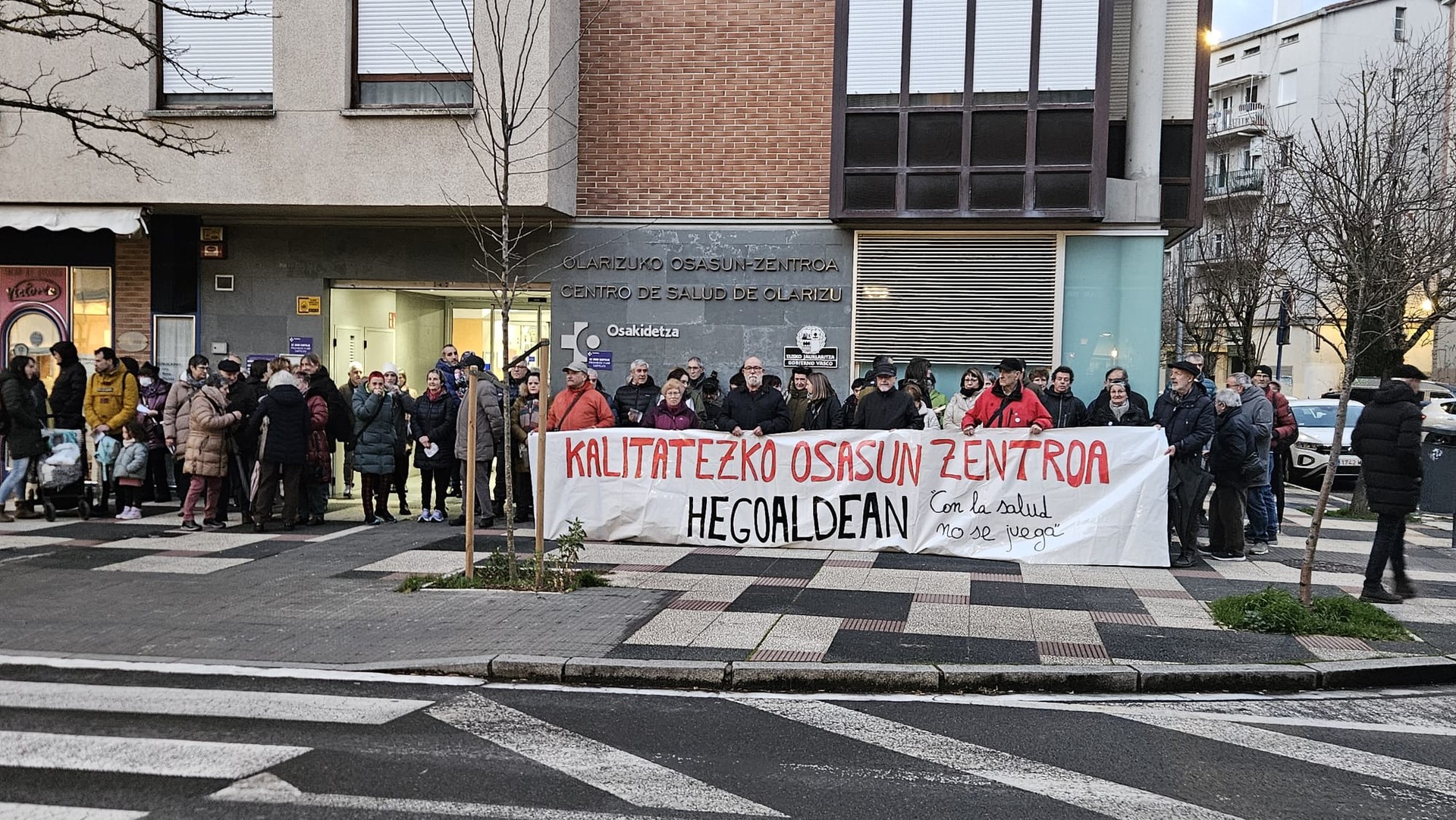 Gasteiz hegoaldeko osasun zentroa lehenbailehen irekitzeko eskatu dute