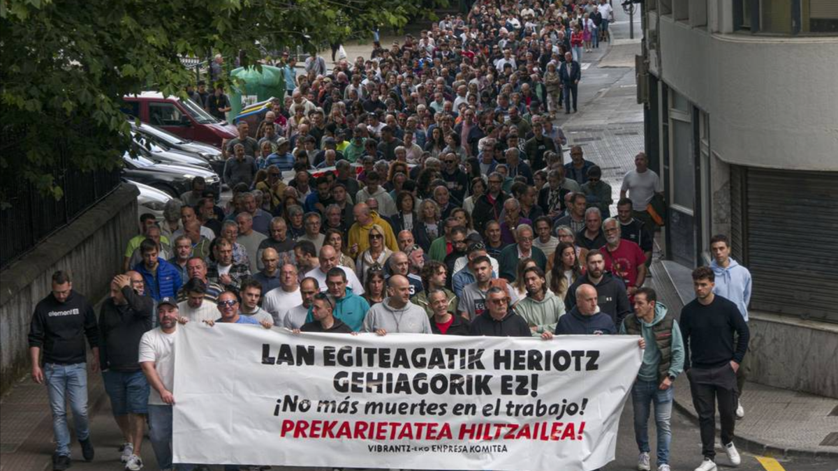 Ehunka lagunek salatu dute Laudion Vibrantz fabrikako lan heriotza - Aiaraldea | Alea