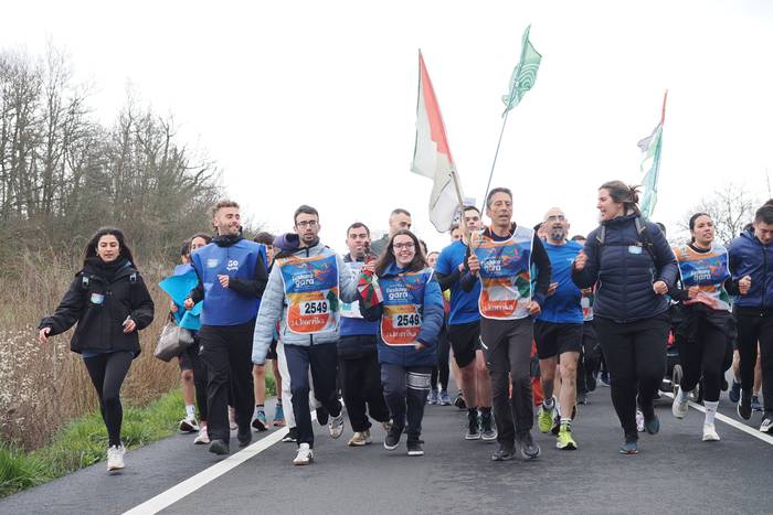 Gordelekutik plazara, mende erdiko jauzia