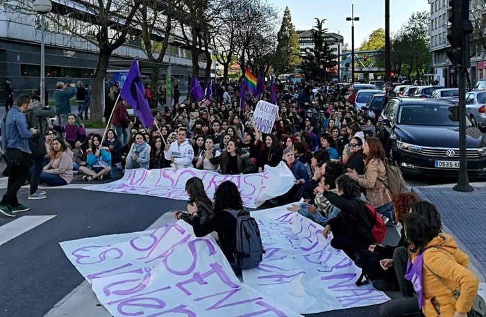 Sanferminetako epaiaren aurka azaldu da Gasteiz, aho batez