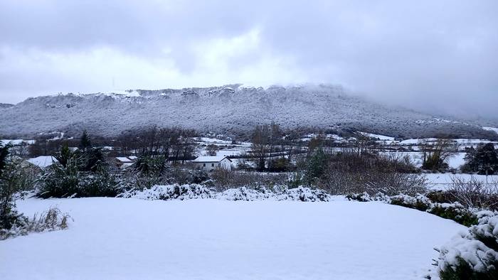 Lau mendate itxita hasi da eguna