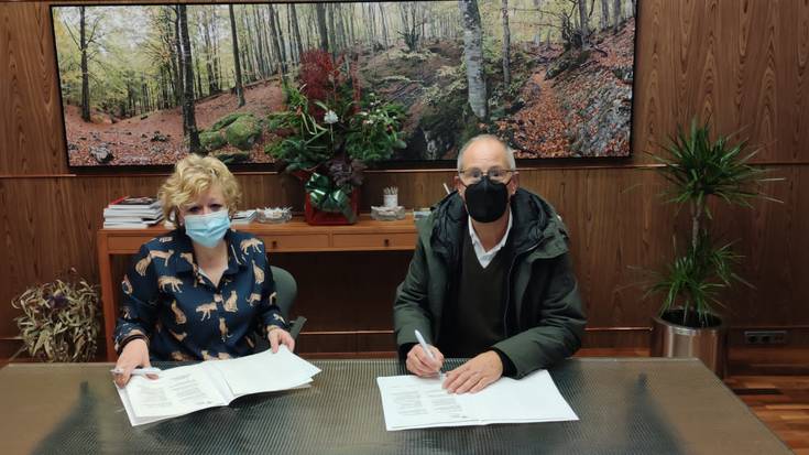 LP Fotografos estudioak milioi bat argazki laga dizkio Arabako Artxiboari