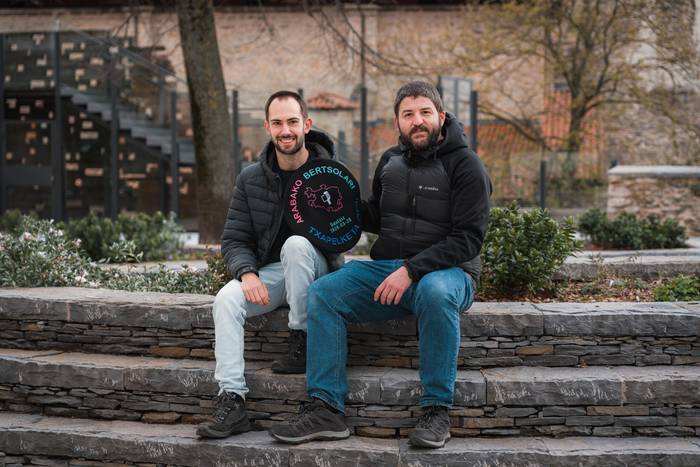 "Datorren bertsolari gazte talde handi horri jaten eman behar zaio"