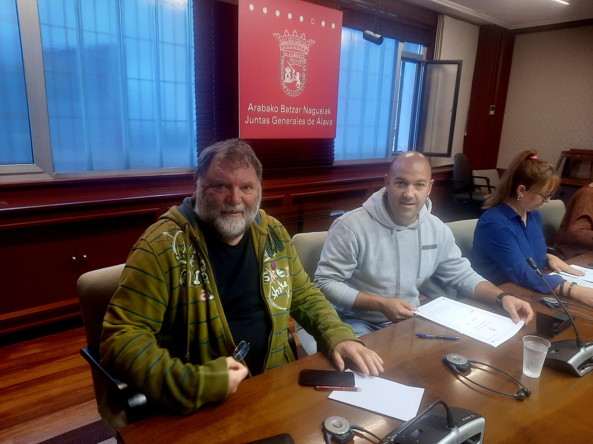 Gorbeialdeko ur-horniduraren arazoa "premiaz" konpontzea eskatu dute