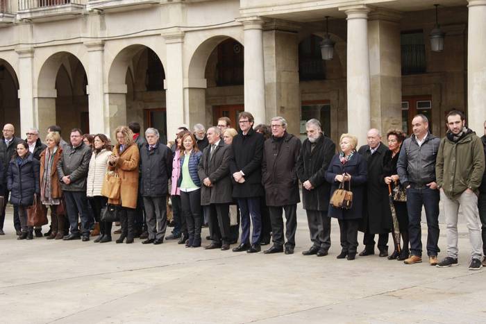 Udal talde politiko guztiek bat egin dute Memoriaren egunarekin, PPk izan ezik