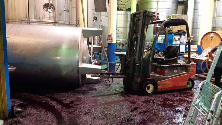 Bi langile hil dira Lapuebla de Labarcako upategi batean