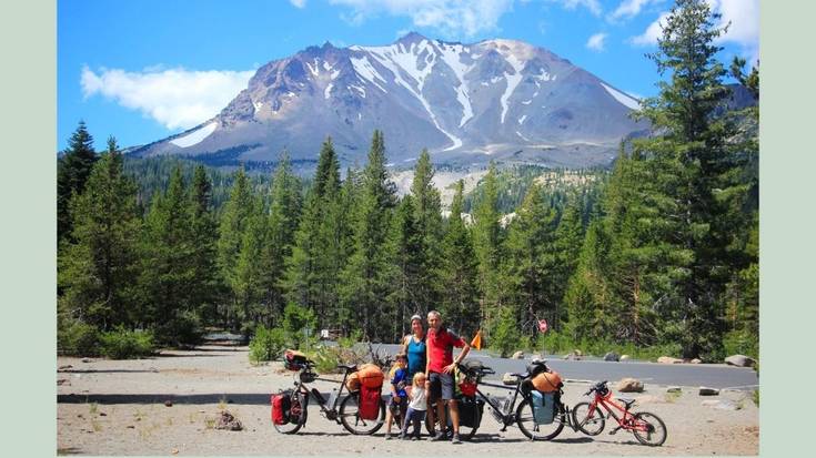 'Familia bat bizikletan Estatu Batuetan'