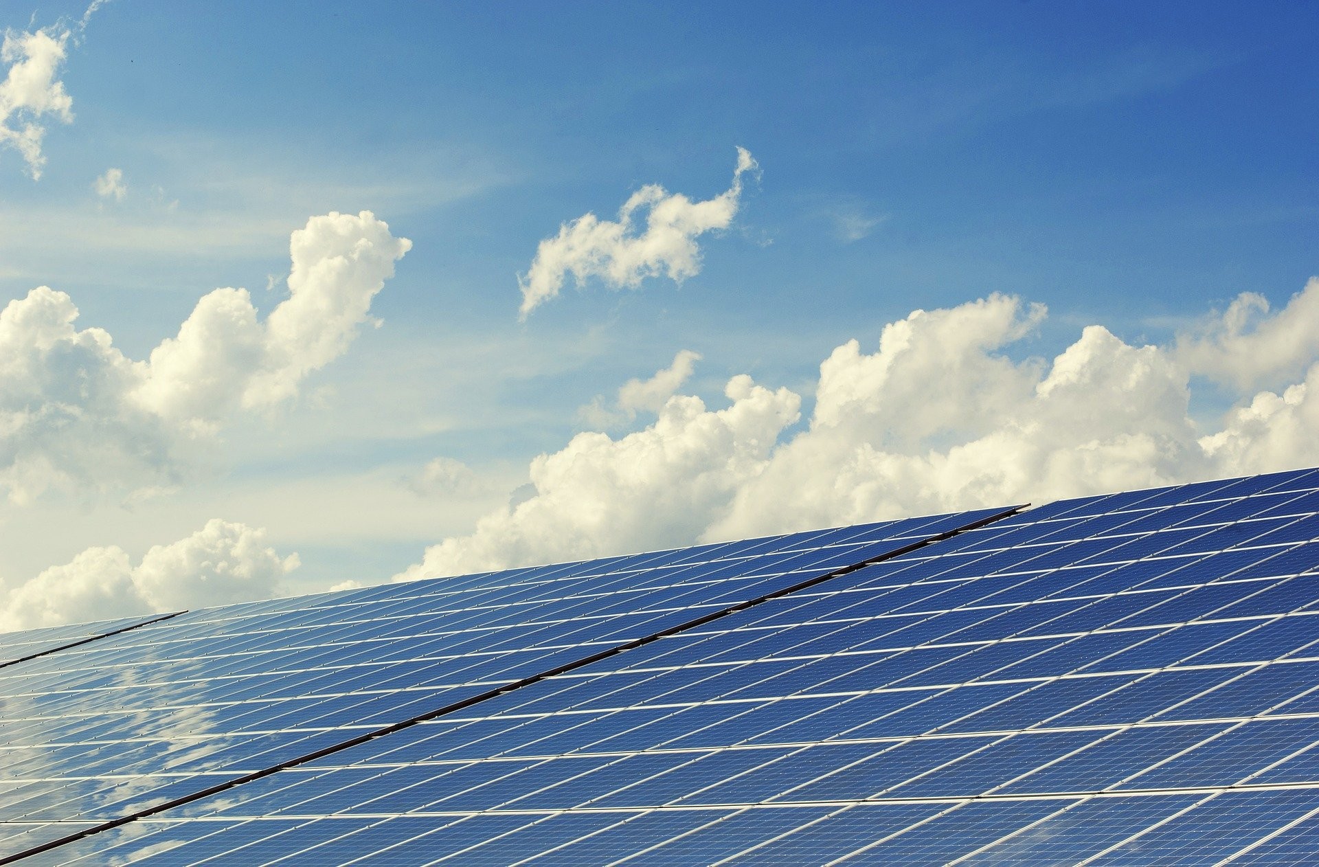 Eguzki plakak jarriko dituzte Zigoitian, udal eraikinen eraginkortasun energetikoa hobetzeko