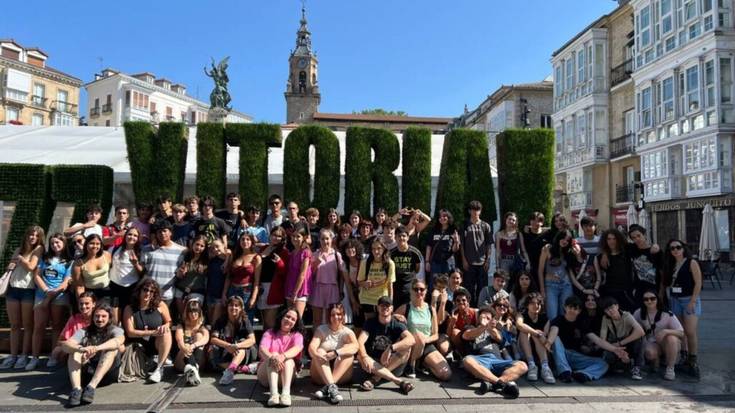 Aurten ere, rockzale gaztez bete da Gasteiz