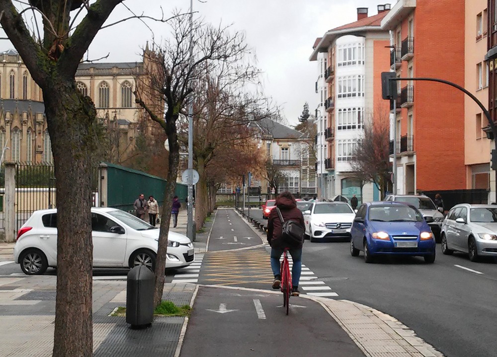 Oinezkoen esparruetatik dabiltzan bizikletek galtzadatik dabiltzanek baino istripu gehiago izaten dituzte Gasteizen