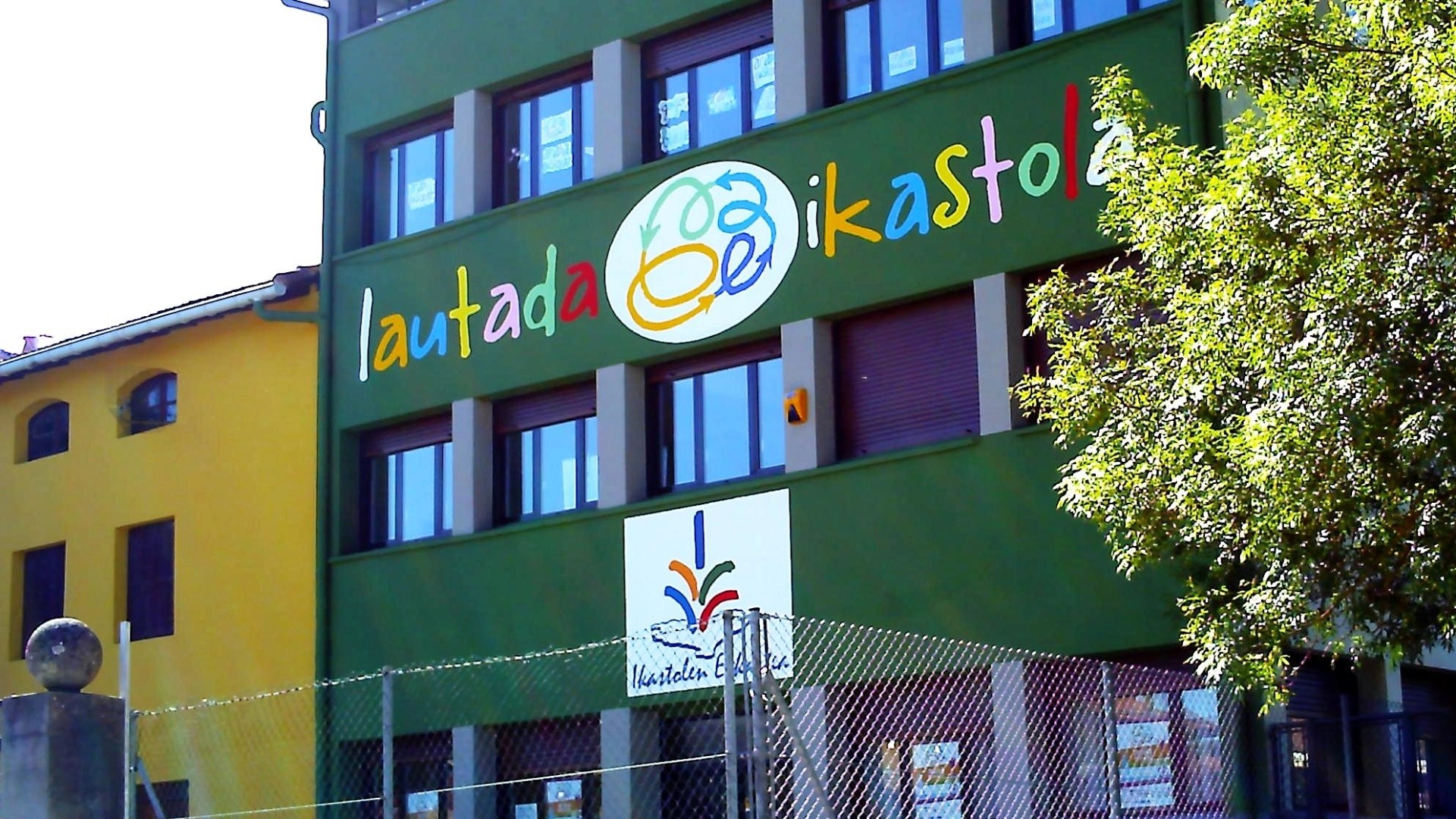 Lan eskaintza Lautada Ikastolan irakasle izateko