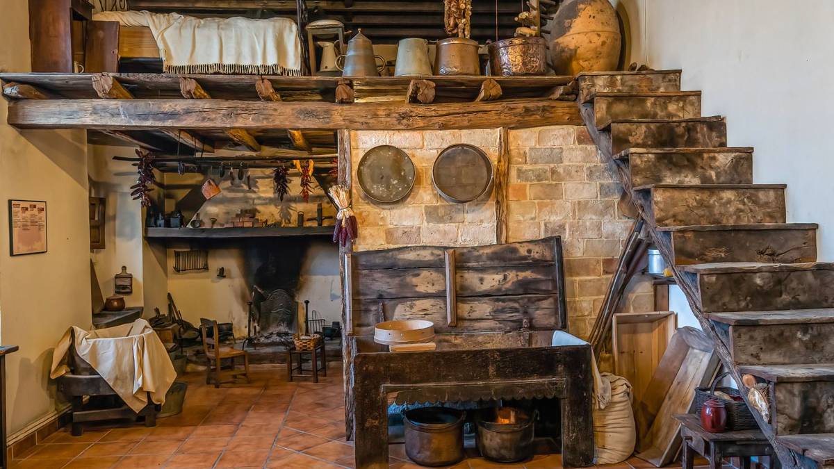 Artziniegako Museo Etnografikoa adiskide bila ari da