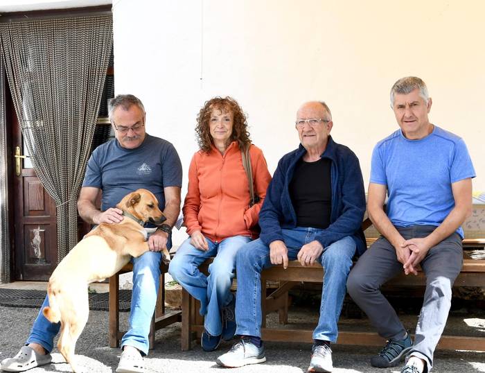 Adinari beste etxe bat: libre eta lagunduta