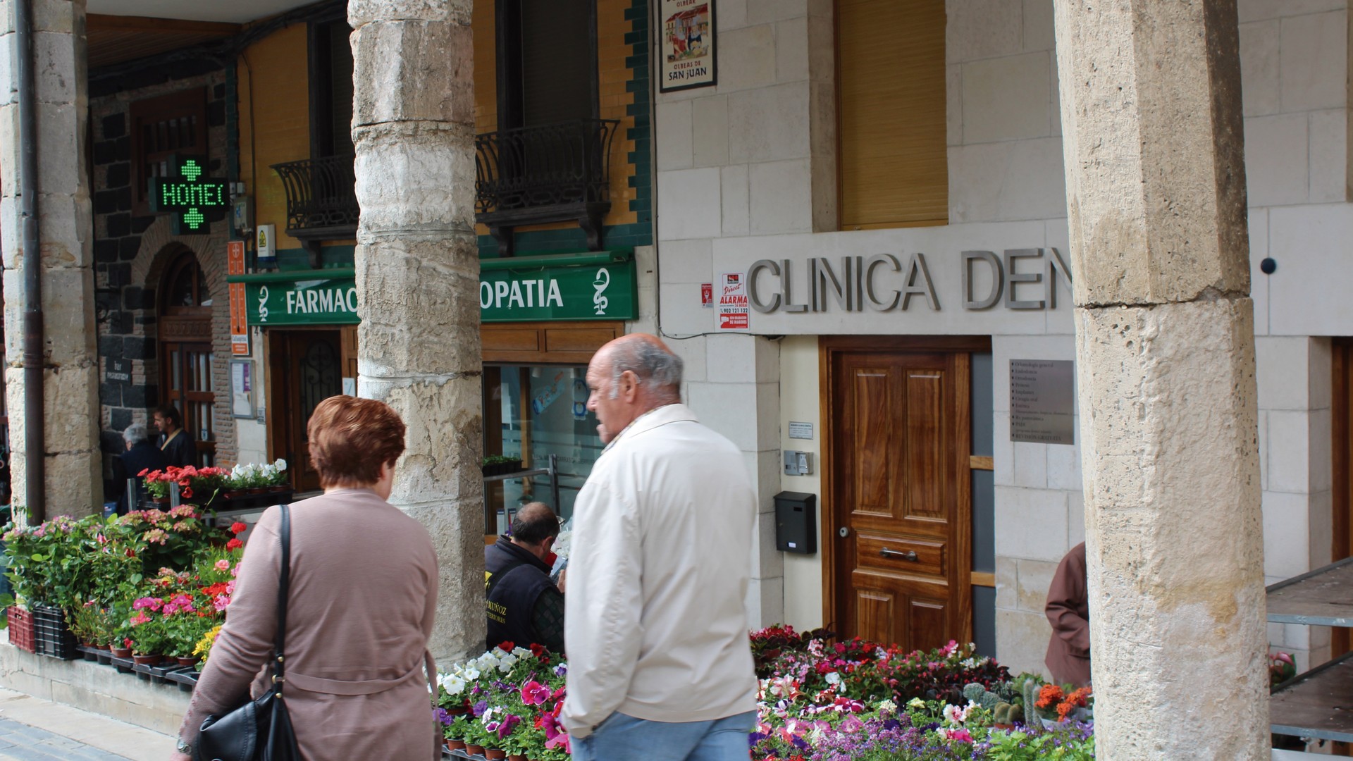 Hiria eta herriak, aurrez aurre