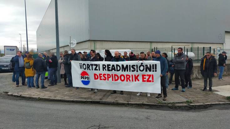 Kaleratutako lankidea itzultzea eskatuz protesta egin dute Pepsiko langileek