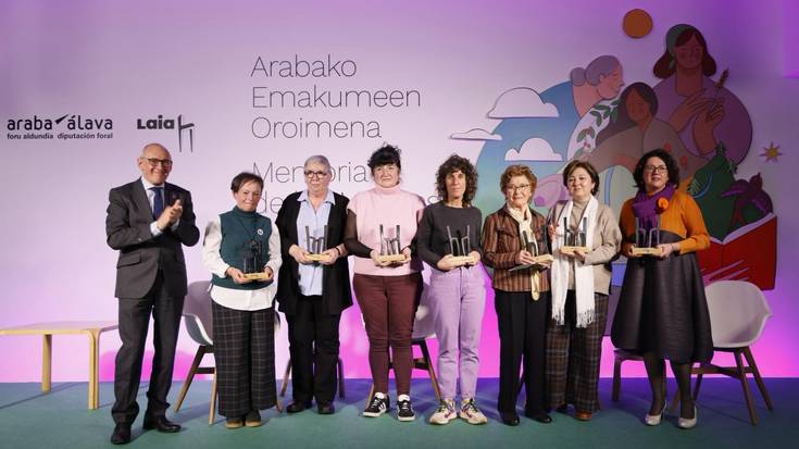 Hamarkadetan emakumeek mantendutako "haria" aitortu du Arabak