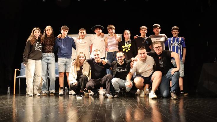 Jokin Onaindia aramaioarrak irabazi du Arabako Eskolarteko Bertsolari Txapelketa