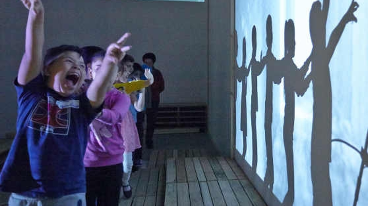 Tranpantojoekin zabalduko dituzte familientzako lantegiak Artiumen