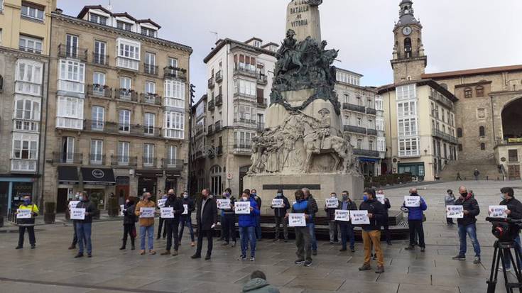 Auzitara eraman dituzte Mercedeseko balizko kaleratzeak