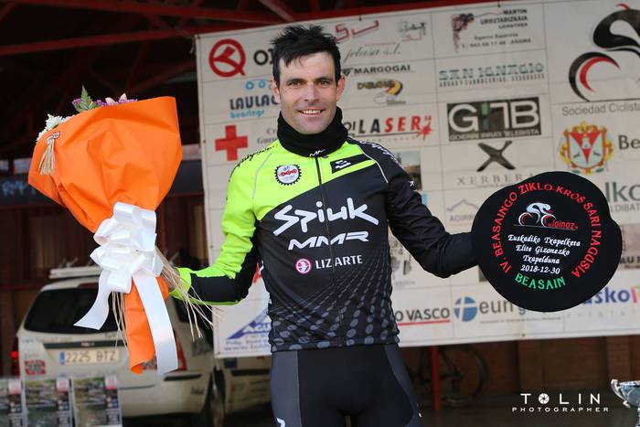 Erretiroa hartuko du Ruiz de Larrinagak