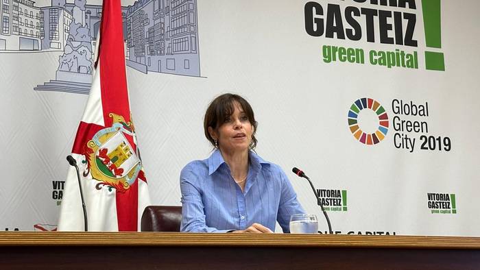 Aldundiak "ezjakintasuna" leporatu dio Etxebarriari