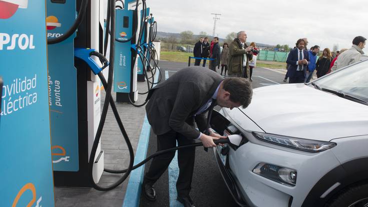 Karga-gune elektriko bizkorra jarri dute Lopidan