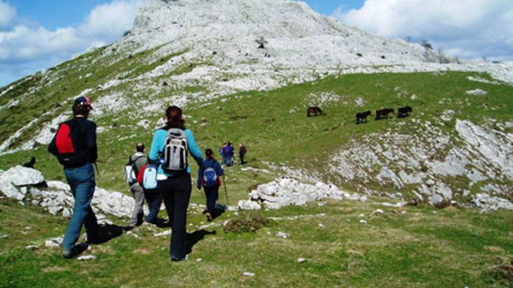 Natur ibilaldiak 55 urtetik gorakoentzat