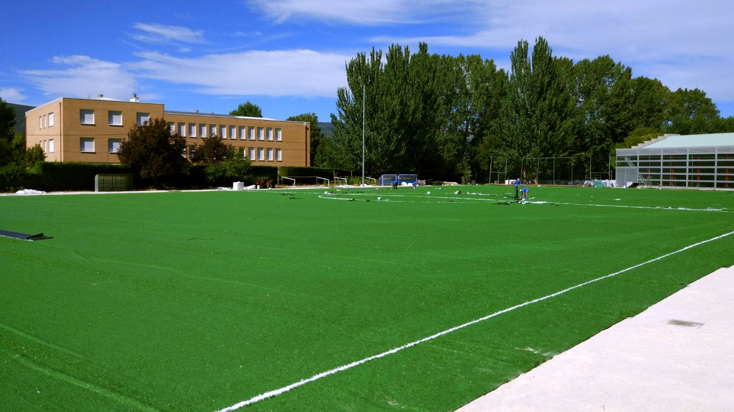 Urriaren hasieran martxan jarriko dute futbol-zelaia