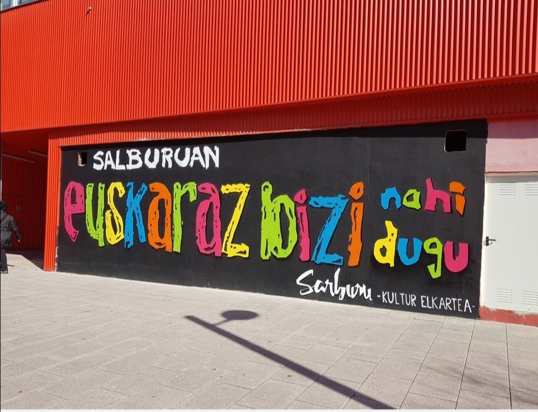 Kultur eskaintza Salburuan: non dago oreka?