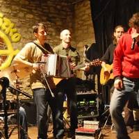 Gasteizko jaiak. Dantza plazan: Azido Folkloriko