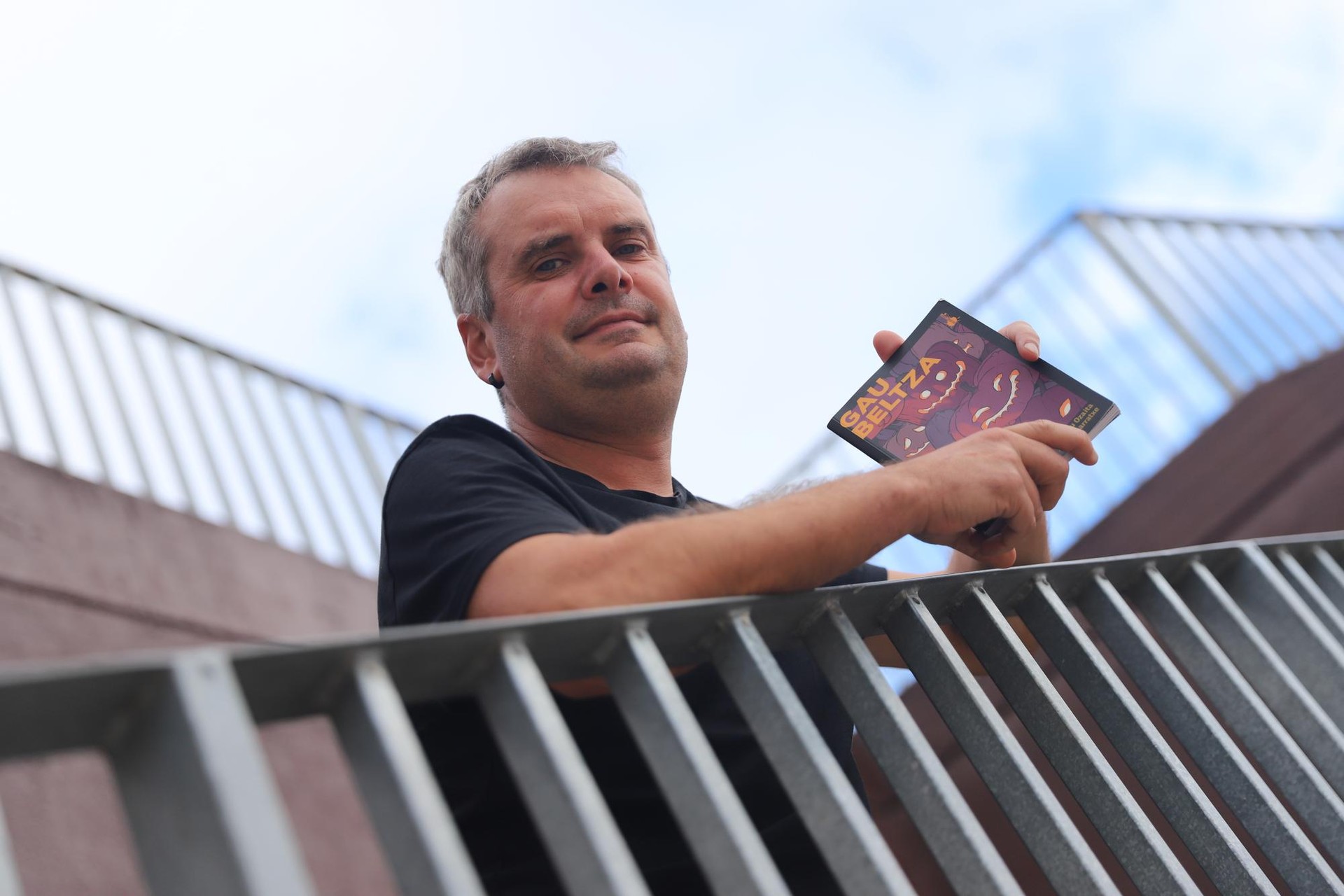 "Euskaraz ondo pasatzeko aukera eskaintzen du Gau Beltzak"
