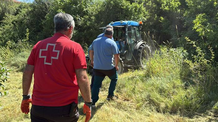Samaniegon desagertutako lagun baten bila ari dira