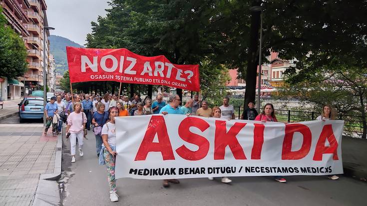 Osasun sistema publiko "ahul eta prekarioaren" aurrean, borrokarako deia egin dute 1.300 lagunek